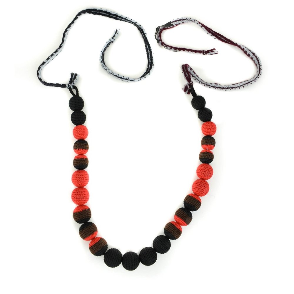 PRADA: Black & Red, Crochet Beaded Necklace (mn) - Picture 3 of 5